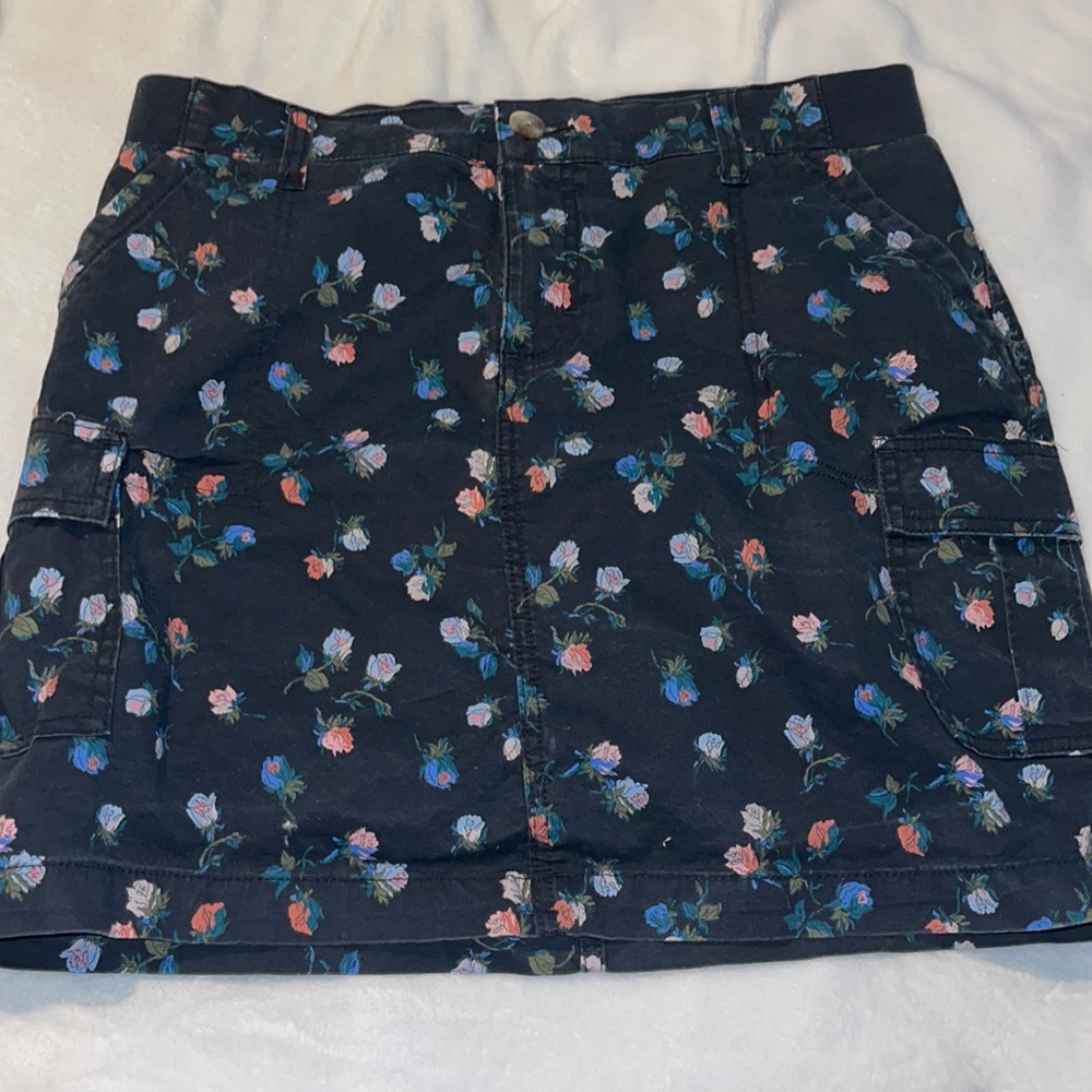 Lee Skort
